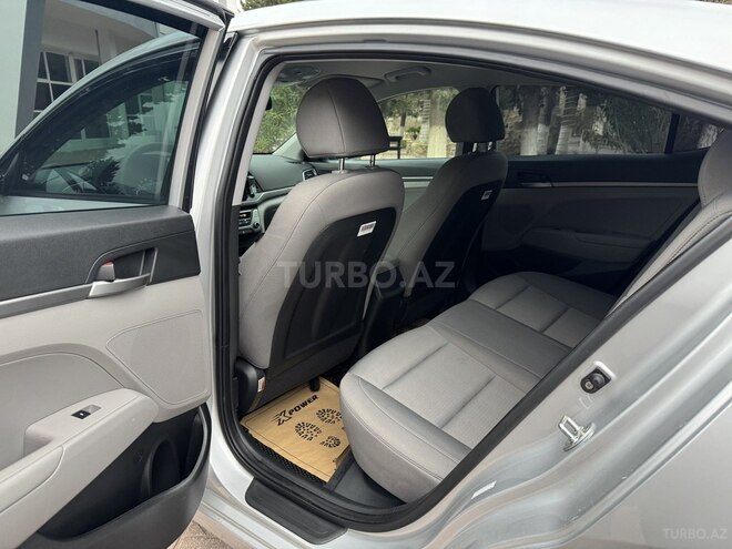 Hyundai Elantra 2018, 80,000 km - 2.0 l - Bakı
