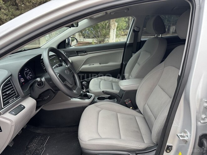 Hyundai Elantra 2018, 80,000 km - 2.0 l - Bakı