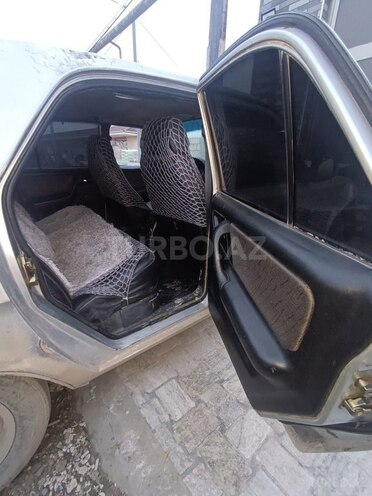 GAZ 3110 2003, 45,000 km - 2.3 л - Salyan