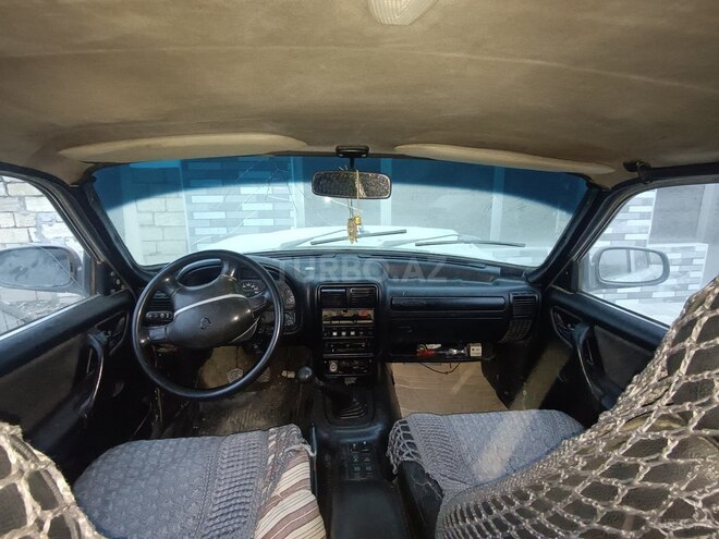 GAZ 3110 2003, 45,000 km - 2.3 л - Salyan