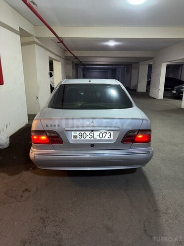 Mercedes E 240 2000, 270,000 km - 2.4 l - Bakı