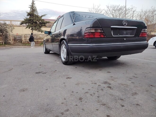 Mercedes E 200 d 1993, 370,000 km - 2.0 l - Bakı