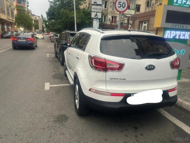 Kia Sportage 2011, 215,000 km - 2.0 l - Bakı