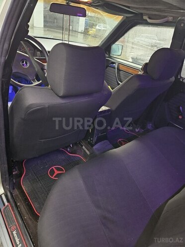 Mercedes E 200 1991, 499,454 km - 2.0 l - Quba