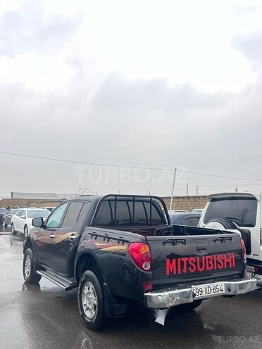 Mitsubishi L200 2012, 235,000 km - 2.5 l - İsmayıllı