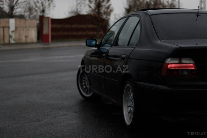 BMW 528 1999, 336,000 km - 2.8 l - Bakı