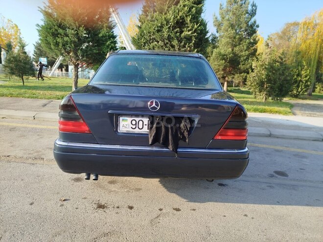 Mercedes C 220 1995, 150,000 km - 2.2 l - Xaçmaz