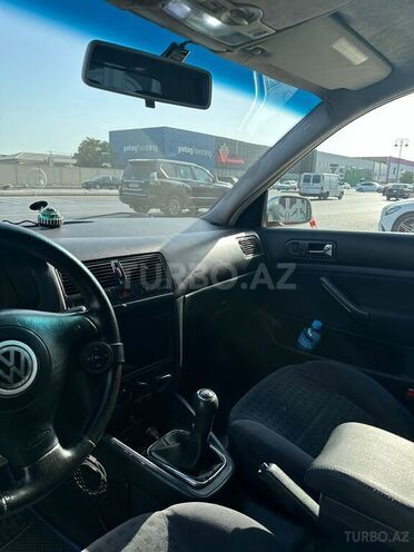 Volkswagen Golf 2001, 28,800 km - 2.0 l - Sumqayıt
