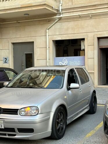 Volkswagen Golf 2001, 28,800 km - 2.0 l - Sumqayıt