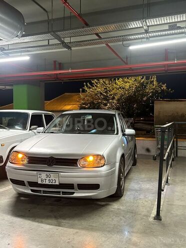 Volkswagen Golf 2001, 28,800 km - 2.0 l - Sumqayıt