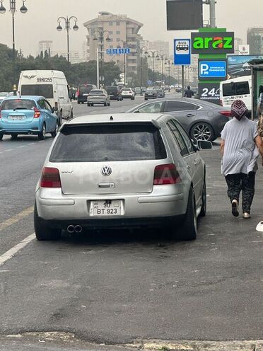 Volkswagen Golf 2001, 28,800 km - 2.0 l - Sumqayıt