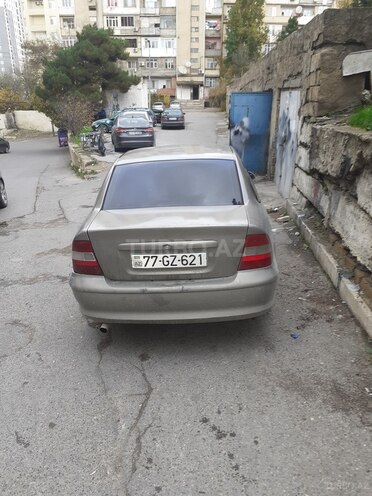 Opel Vectra 1995, 384,000 km - 1.6 л - Bakı