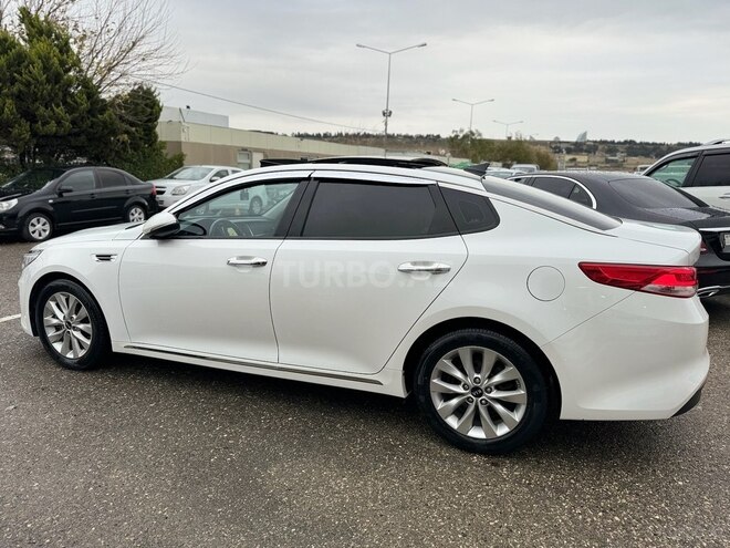 Kia K5-4
