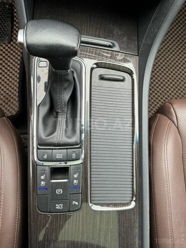 Kia K5-12