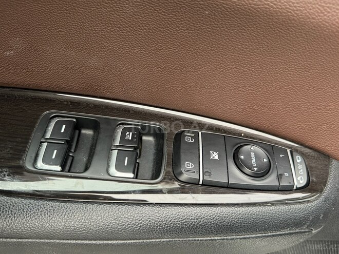 Kia K5-17