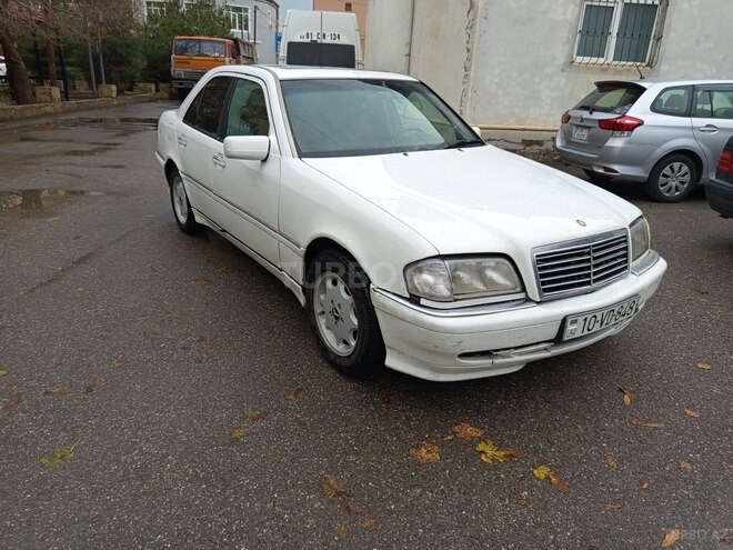 Mercedes C 220 1995, 228,000 km - 2.2 l - Bakı