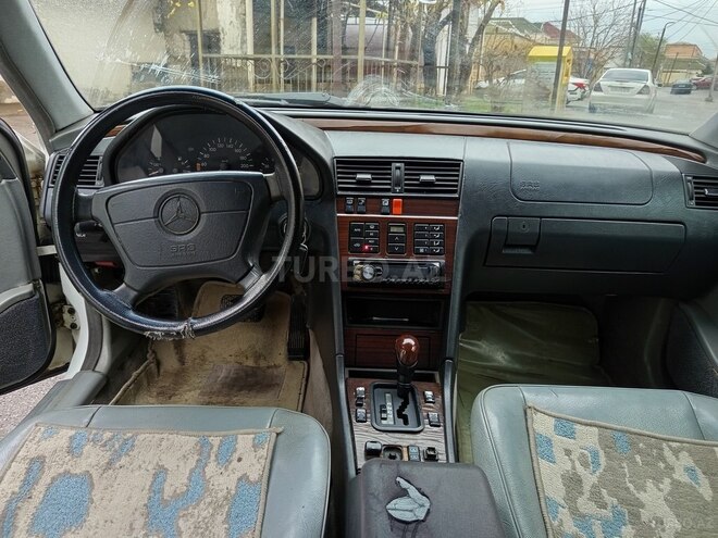 Mercedes C 220 1995, 228,000 km - 2.2 l - Bakı