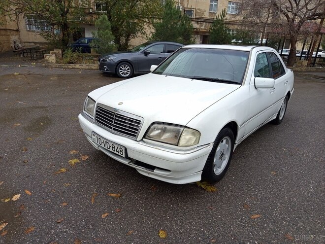 Mercedes C 220 1995, 228,000 km - 2.2 l - Bakı
