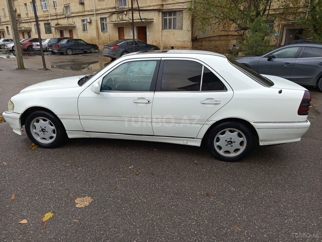 Mercedes C 220 1995, 228,000 km - 2.2 l - Bakı