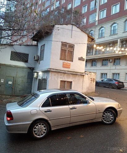 Mercedes C 230 2000, 231,427 km - 2.3 l - Bakı