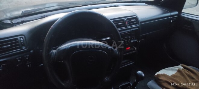 Opel Vectra 1994, 425,556 km - 1.7 l - Tovuz