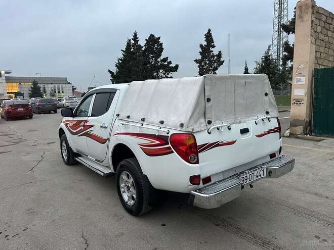Mitsubishi L200 2008, 212,000 km - 2.5 l - Bakı
