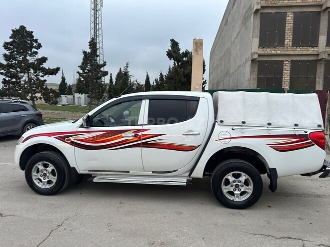 Mitsubishi L200 2008, 212,000 km - 2.5 l - Bakı