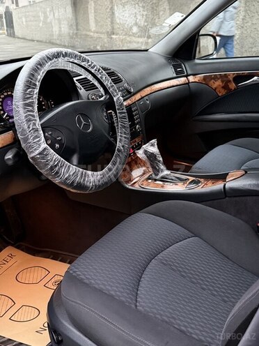 Mercedes E 240 2004, 310,000 km - 2.4 l - Xırdalan