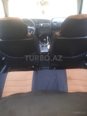 Volkswagen Golf 1993, 100,000 km - 1.8 l - Bakı