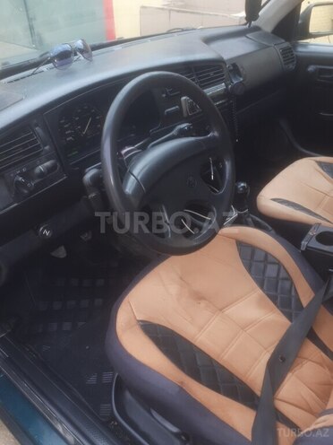 Volkswagen Golf 1993, 100,000 km - 1.8 l - Bakı
