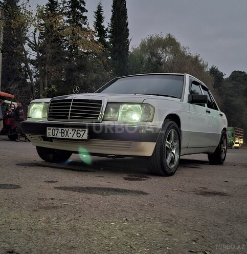 Mercedes 190 1990, 600,421 km - 2.0 l - Astara
