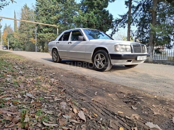 Mercedes 190 1990, 600,421 km - 2.0 l - Astara