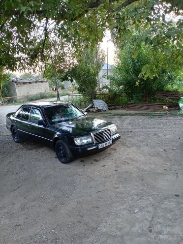 Mercedes E 200 d 1992, 200,000 km - 2.0 l - Şərur