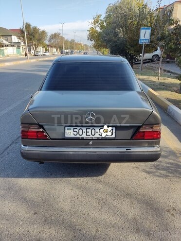 Mercedes E 200 1992, 413,094 km - 2.0 л - Sumqayıt