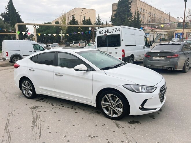 Hyundai Avante 2016, 186,000 km - 1.6 л - Bakı