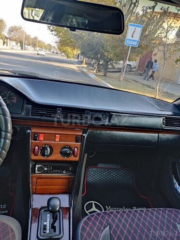 Mercedes E 200 1992, 413,094 km - 2.0 л - Sumqayıt