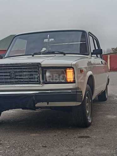 LADA (VAZ) 2107 2004, 58,000 km - 1.6 l - Salyan