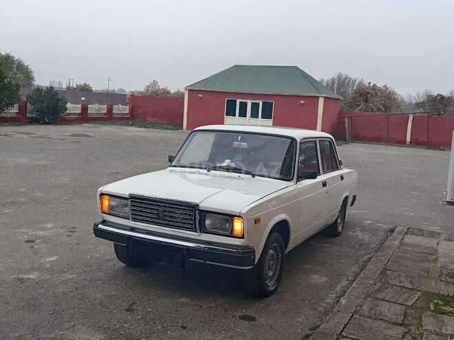 LADA (VAZ) 2107 2004, 58,000 km - 1.6 l - Salyan