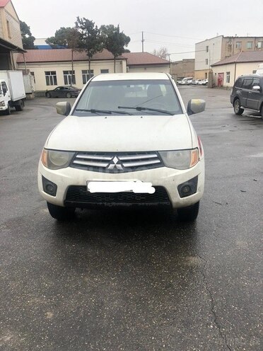 Mitsubishi L200 2008, 325,000 km - 2.5 l - Bakı