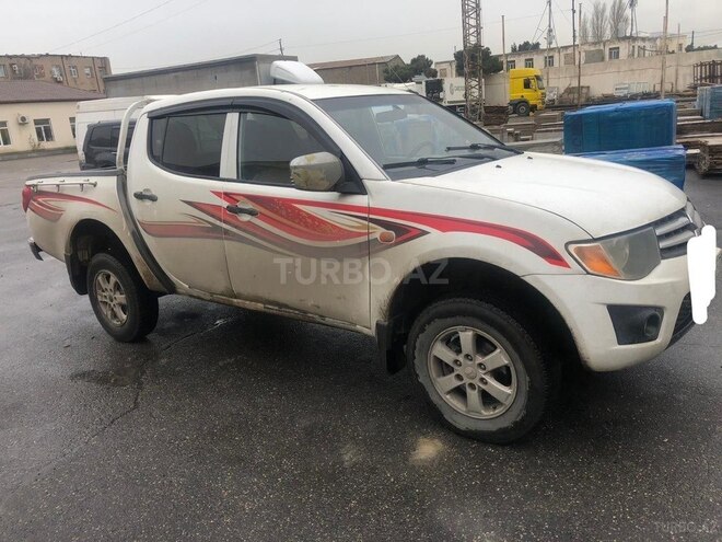 Mitsubishi L200 2008, 325,000 km - 2.5 l - Bakı