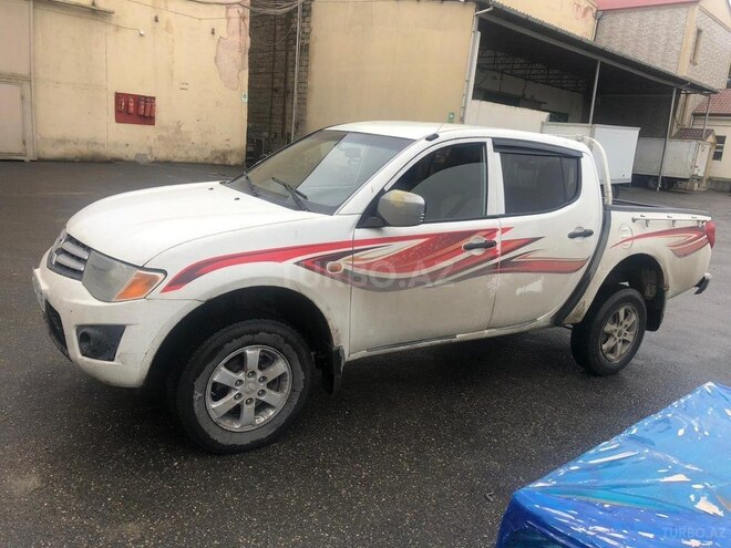 Mitsubishi L200 2008, 325,000 km - 2.5 l - Bakı