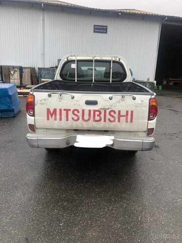 Mitsubishi L200 2008, 325,000 km - 2.5 l - Bakı