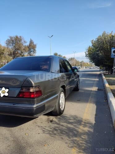 Mercedes E 200 1992, 413,094 km - 2.0 л - Sumqayıt