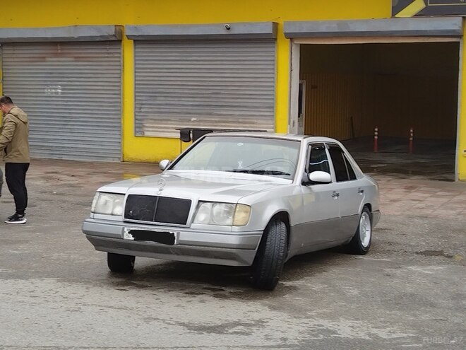 Mercedes E 200 d 1992, 250,000 km - 2.0 л - Sumqayıt