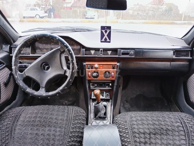 Mercedes E 200 d 1992, 250,000 km - 2.0 л - Sumqayıt