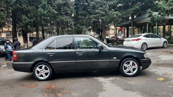 Mercedes C 180 1995, 442,365 km - 1.8 l - Bakı