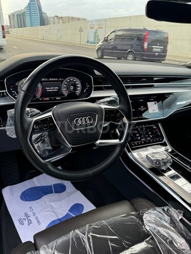 Audi A8-4