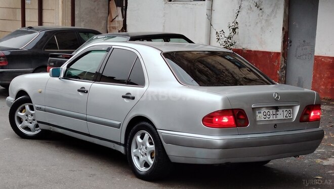 Mercedes E 220 d 1999, 245,000 km - 2.2 л - Bakı