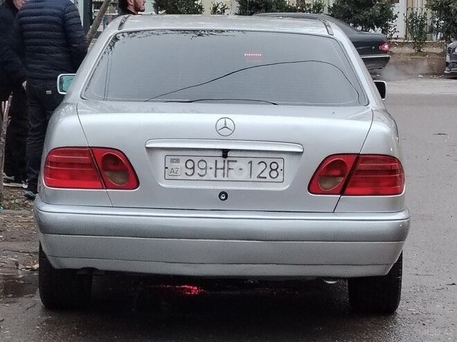 Mercedes E 220 d 1999, 245,000 km - 2.2 л - Bakı