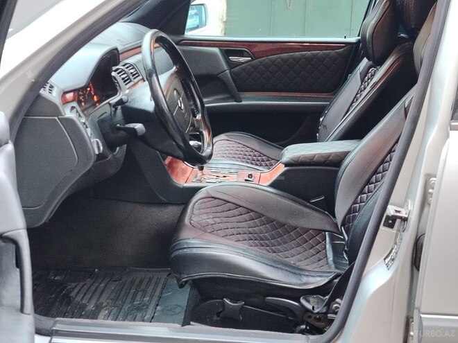 Mercedes E 220 d 1999, 245,000 km - 2.2 л - Bakı